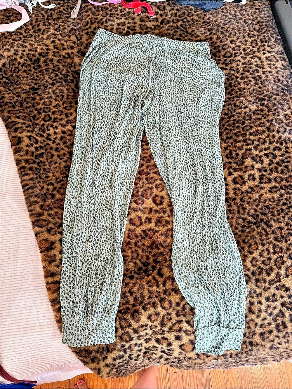 Leopard Pajama Set - Picture 4 of 7
